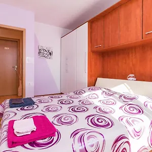  Apartament Valentina-no Groups