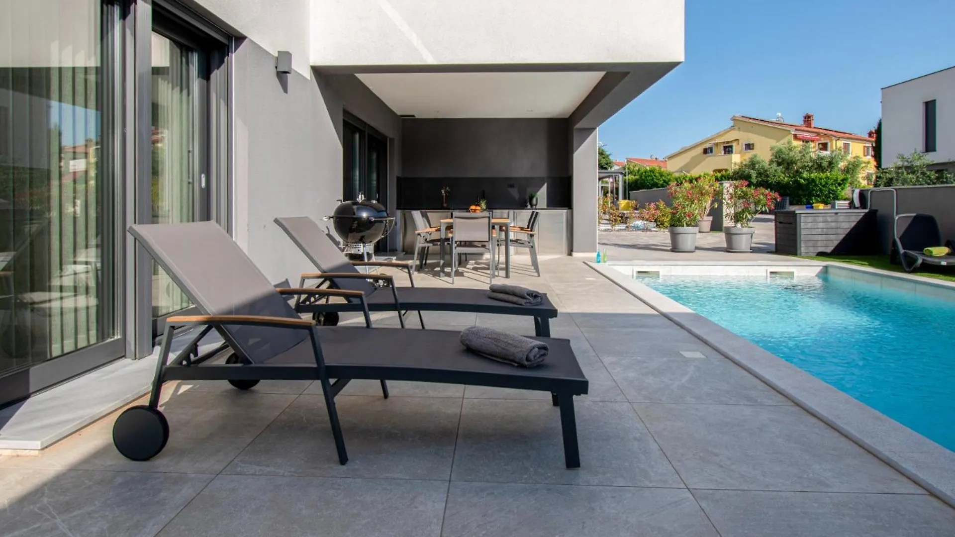 Designer Villa Luna Near The Sea In Volme , Pula Banjole